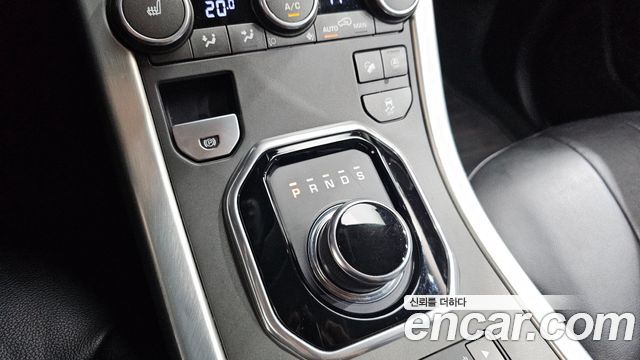 Land Rover Range Rover Evoque 2019 — photo 12