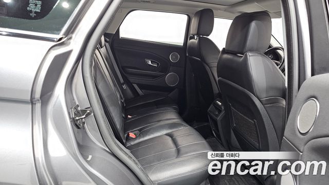 Land Rover Range Rover Evoque 2019 — photo 17
