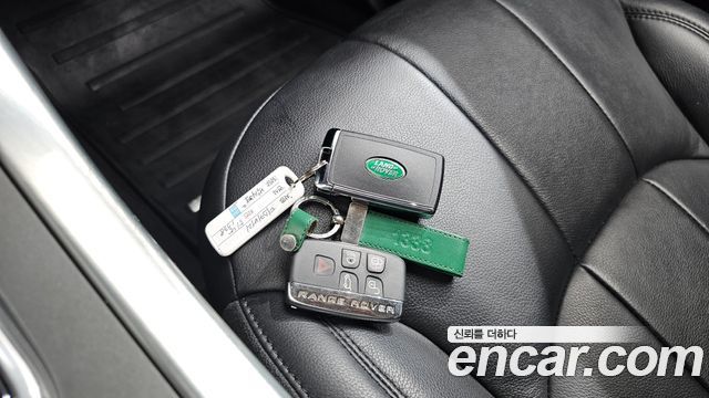 Land Rover Range Rover Evoque 2019 — photo 22