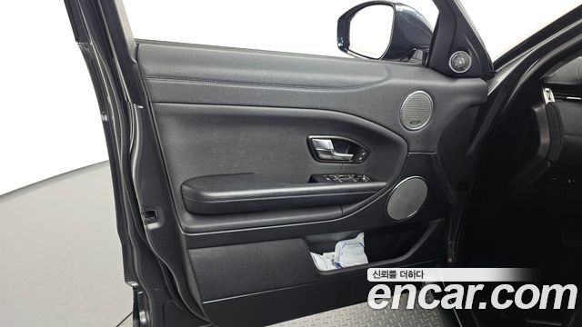 Land Rover Range Rover Evoque 2019 — photo 14