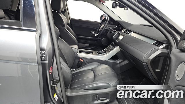 Land Rover Range Rover Evoque 2019 — photo 16