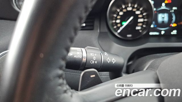 Land Rover Range Rover Evoque 2019 — photo 30