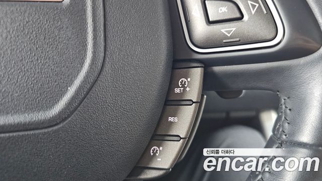 Land Rover Range Rover Evoque 2019 — photo 32