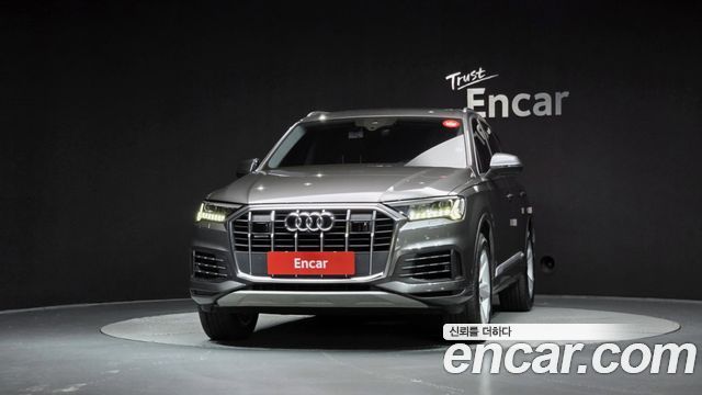 Audi Q7 2021 — photo 3
