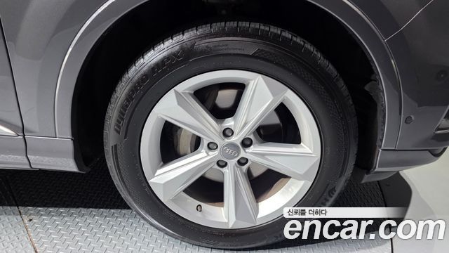 Audi Q7 2021 — photo 5