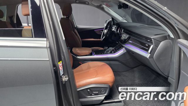 Audi Q7 2021 — photo 11