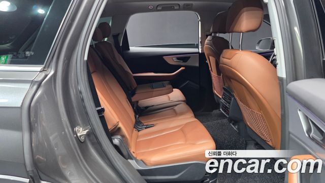 Audi Q7 2021 — photo 12