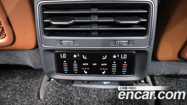 Audi Q7 2021 — photo 19