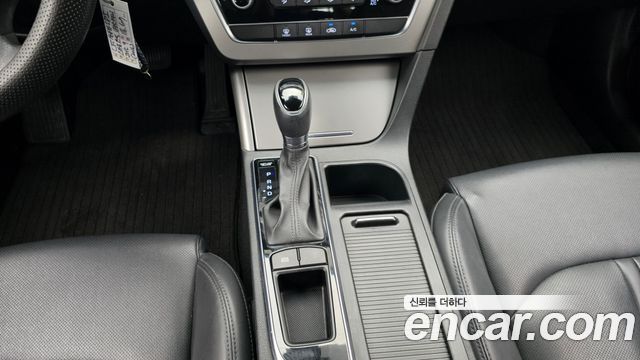 Hyundai Sonata 2016 — photo 12