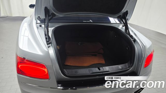 Bentley Flying Spur 2015 — photo 23