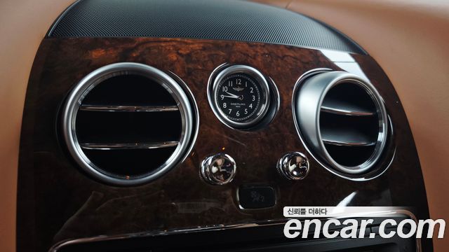 Bentley Flying Spur 2015 — photo 26