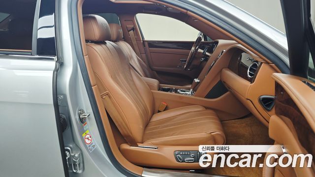 Bentley Flying Spur 2015 — photo 16