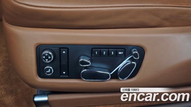 Bentley Flying Spur 2015 — photo 32