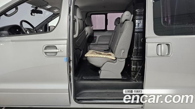 Hyundai Starex 2021 — photo 12