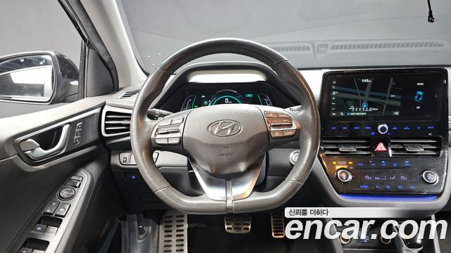 Hyundai Ioniq 2020 — photo 12