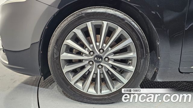 Kia K7 2018 — photo 5