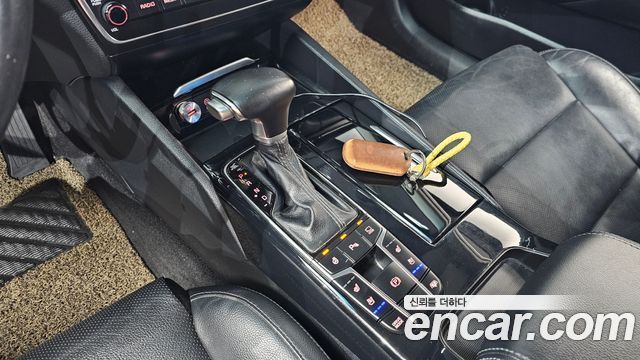 Kia K7 2018 — photo 12