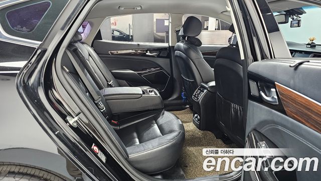 Kia K7 2018 — photo 17