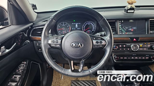 Kia K7 2018 — photo 18