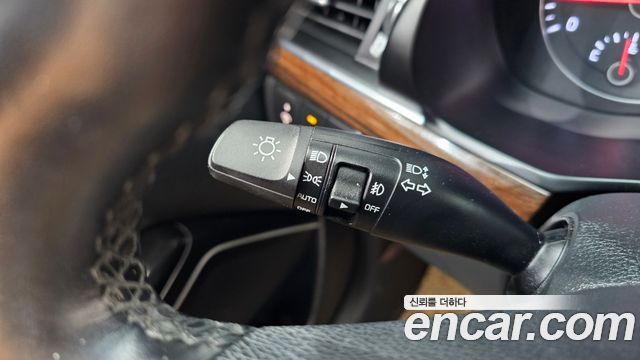 Kia K7 2018 — photo 24