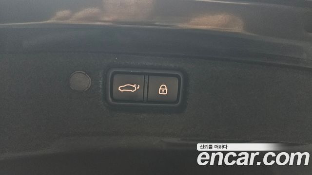 Kia K7 2018 — photo 26