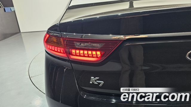 Kia K7 2018 — photo 9