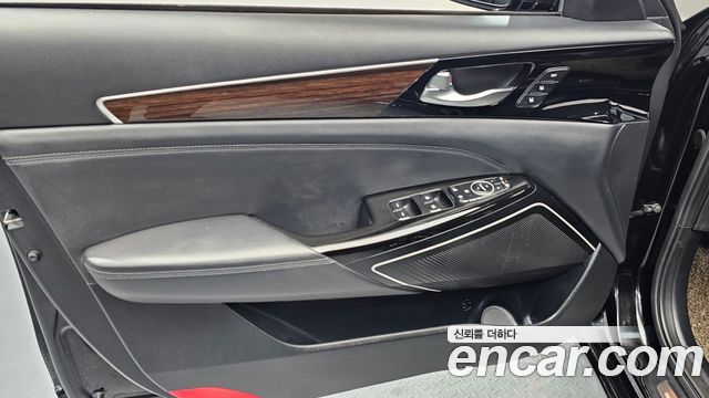 Kia K7 2018 — photo 14