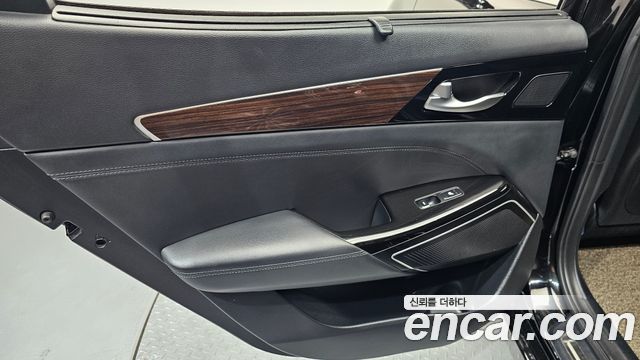Kia K7 2018 — photo 15