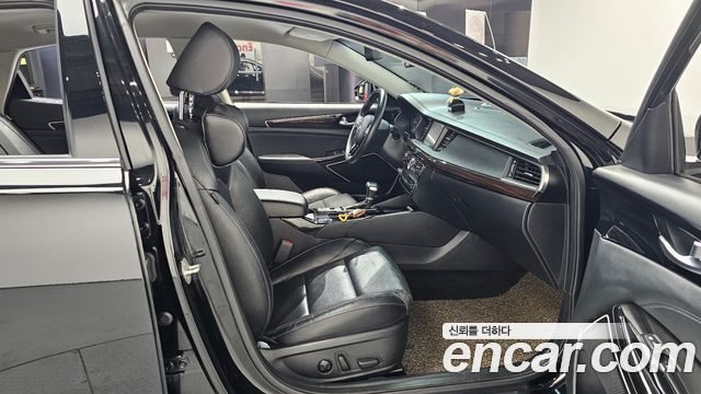 Kia K7 2018 — photo 16