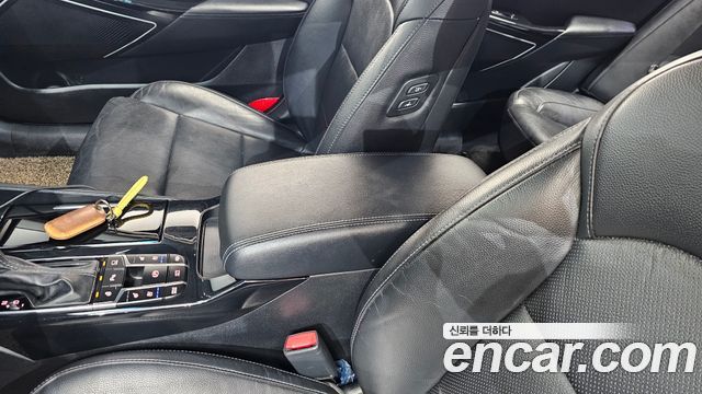 Kia K7 2018 — photo 27