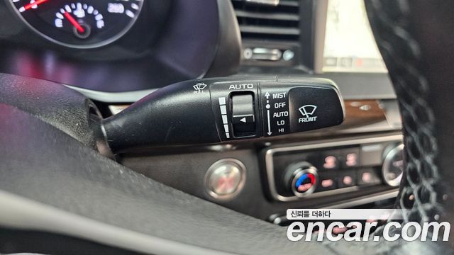 Kia K7 2018 — photo 30