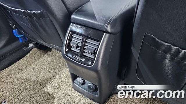 Kia K7 2018 — photo 31