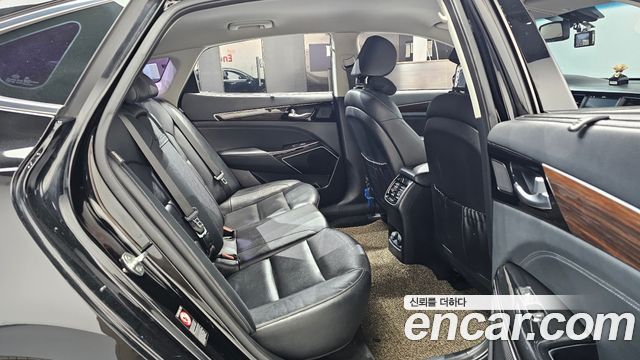Kia K7 2018 — photo 32