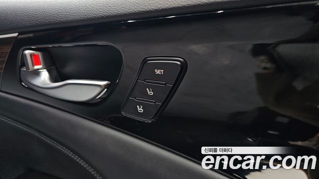 Kia K7 2018 — photo 33