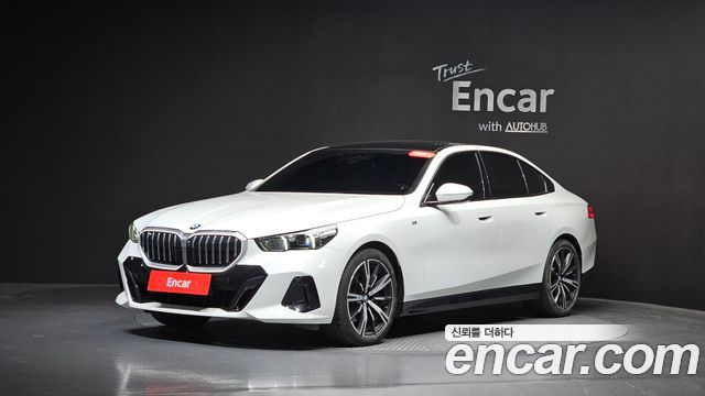 BMW 5-Series 2025 — photo 31