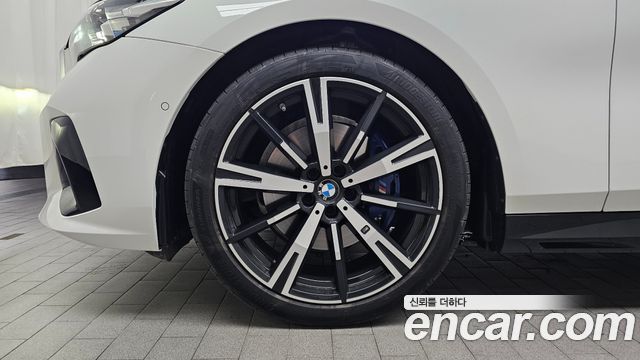 BMW 5-Series 2025 — photo 5