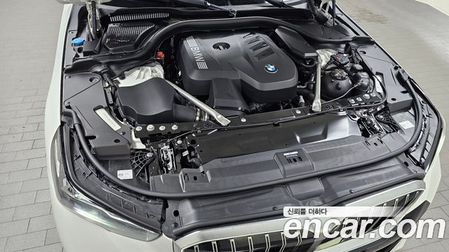 BMW 5-Series 2025 — photo 6