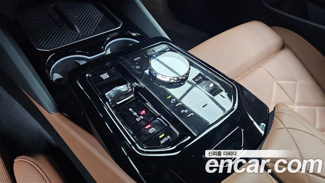 BMW 5-Series 2025 — photo 12