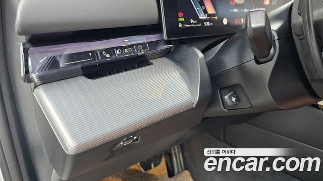 BMW 5-Series 2025 — photo 26