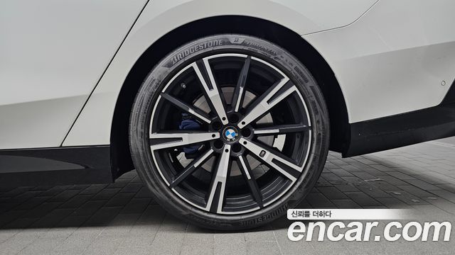 BMW 5-Series 2025 — photo 7