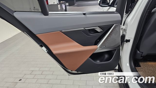 BMW 5-Series 2025 — photo 15