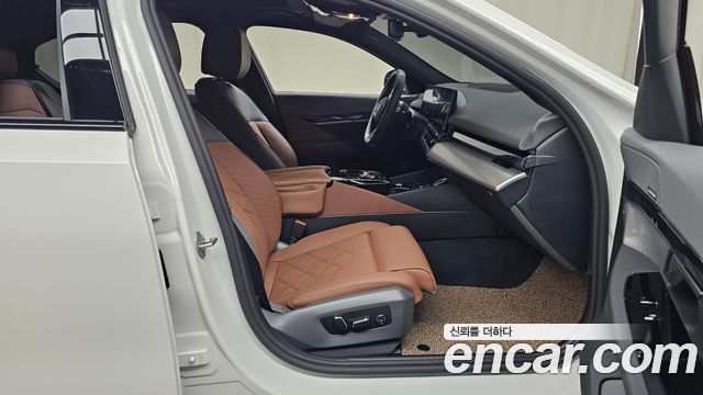 BMW 5-Series 2025 — photo 16