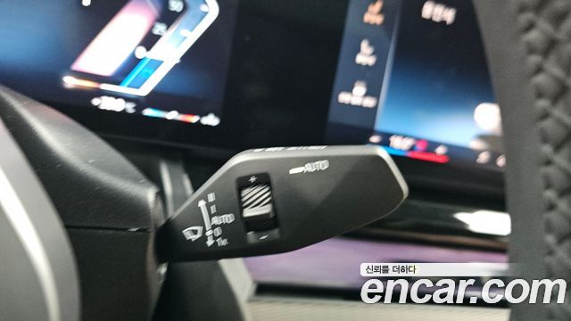 BMW 5-Series 2025 — photo 27