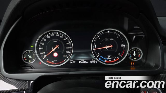 BMW X5 2018 — photo 11