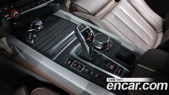 BMW X5 2018 — photo 12