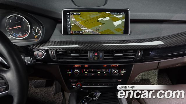 BMW X5 2018 — photo 19
