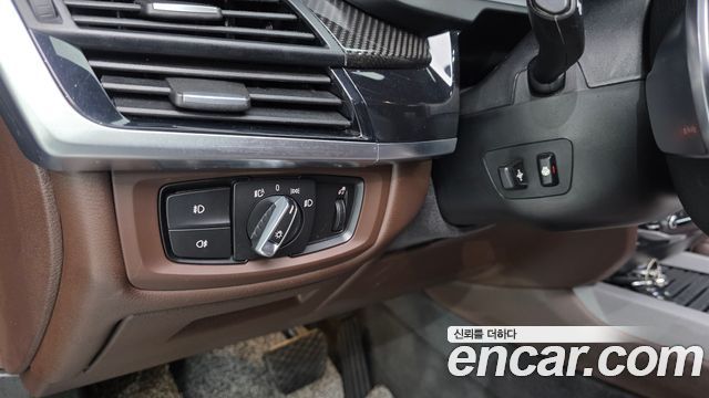 BMW X5 2018 — photo 27