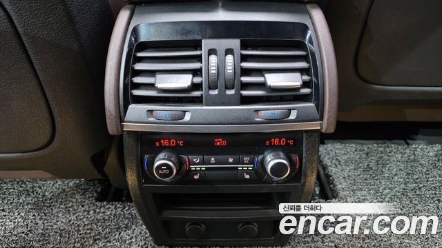 BMW X5 2018 — photo 30