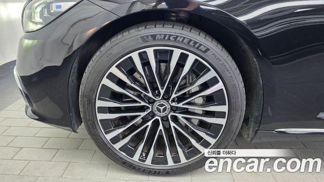 Mercedes-Benz S-Class 2023 — photo 5