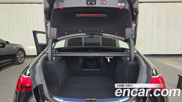 Mercedes-Benz S-Class 2023 — photo 26